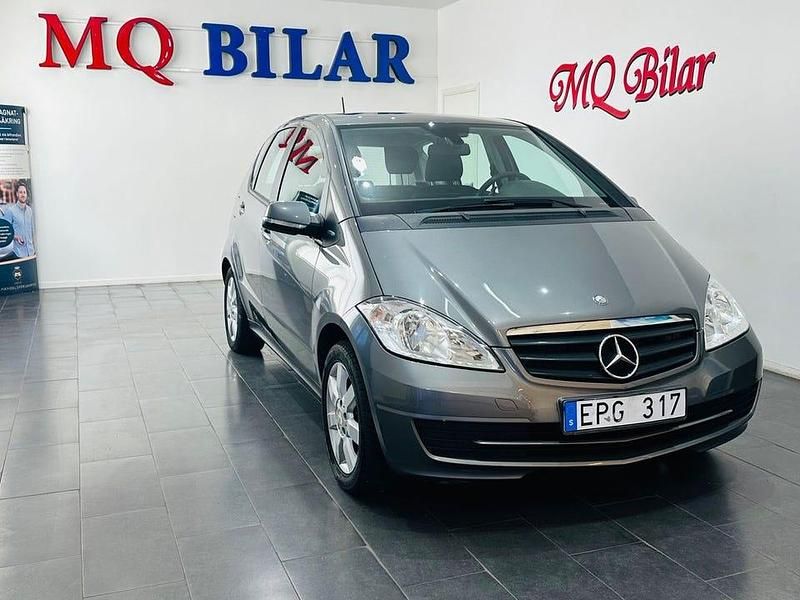 Silver Begagnad 2010 Mercedes A160 Classic Halvkombi | 44 900 kr (Lite dyr) - Bild 1/4