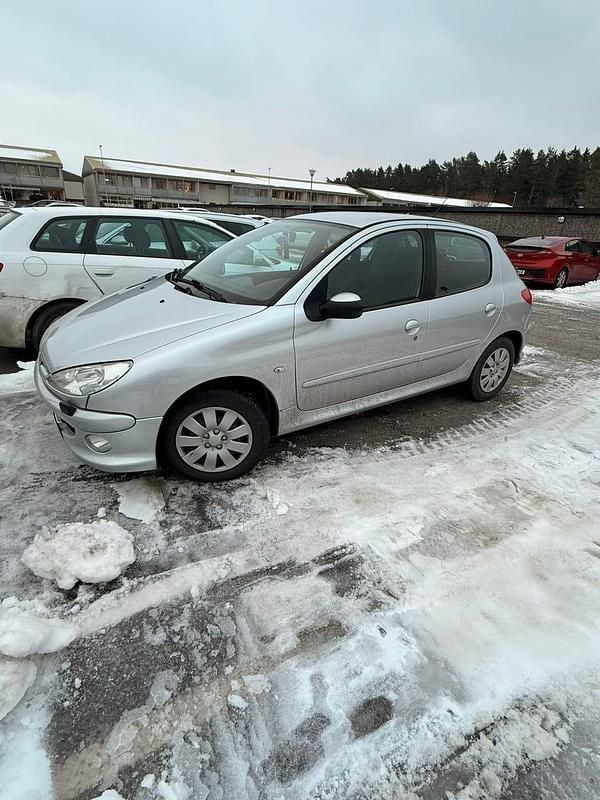 Begagnad 2006 Peugeot 206 | 20 000 kr (Marknadspris) - Bild 1/4