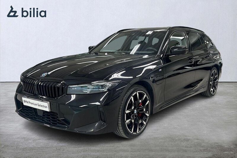 Svart Begagnad 2024 BMW 330e M Sport Kombi | 619 900 kr (Dyr) - Bild 1/4
