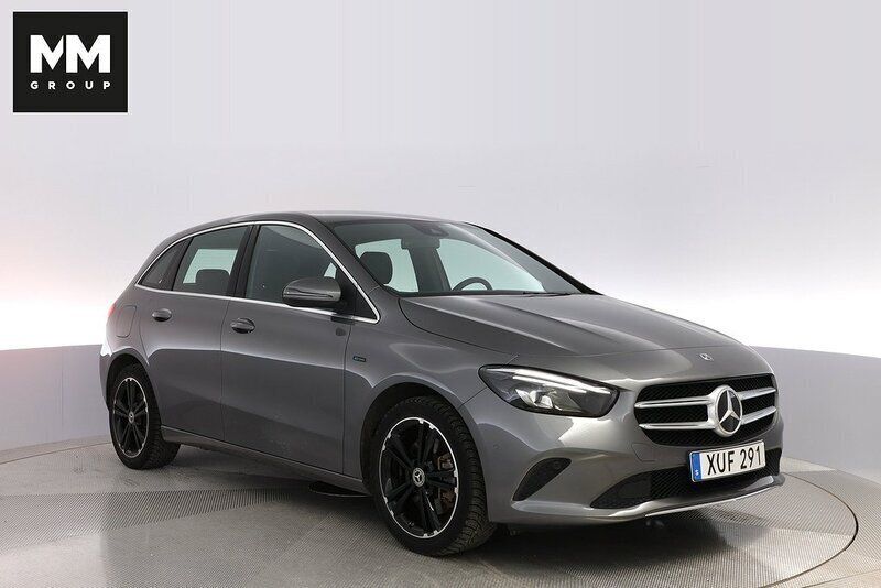 Mörkgrå Begagnad 2020 Mercedes B250e Minibuss | 309 000 kr (Marknadspris) - Bild 1/4