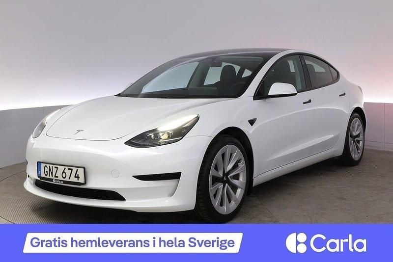 Vit Begagnad 2022 Tesla Model 3 Standard Range Plus Sedan | 323 900 kr (Marknadspris) - Bild 1/4