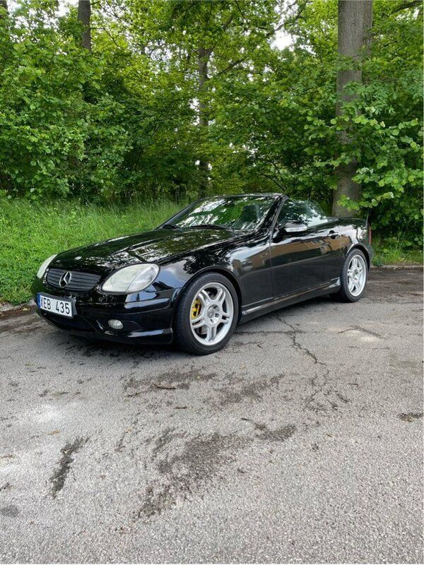 Svart Begagnad 2002 Mercedes SLK32 AMG AMG Cab | 169 000 kr - Bild 1/4