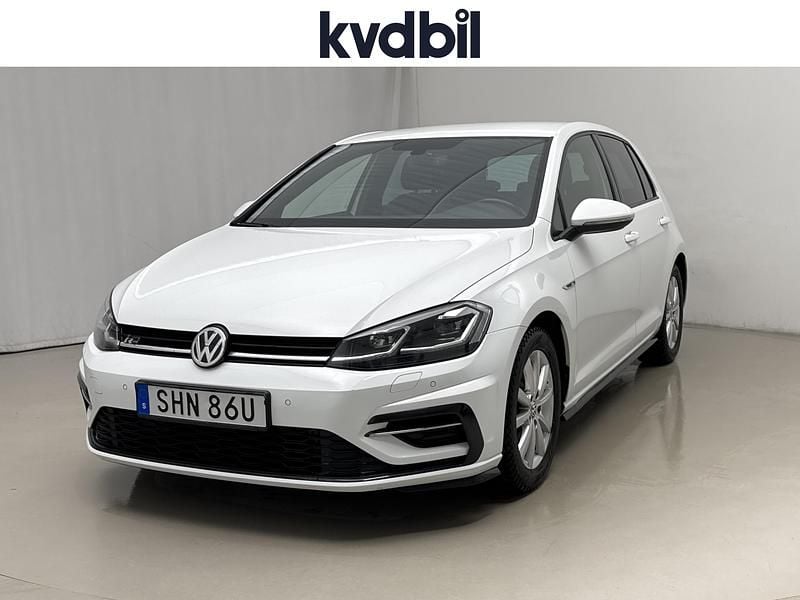 Vit Begagnad 2020 VW Golf VII | 209 000 kr (Marknadspris) - Bild 1/3