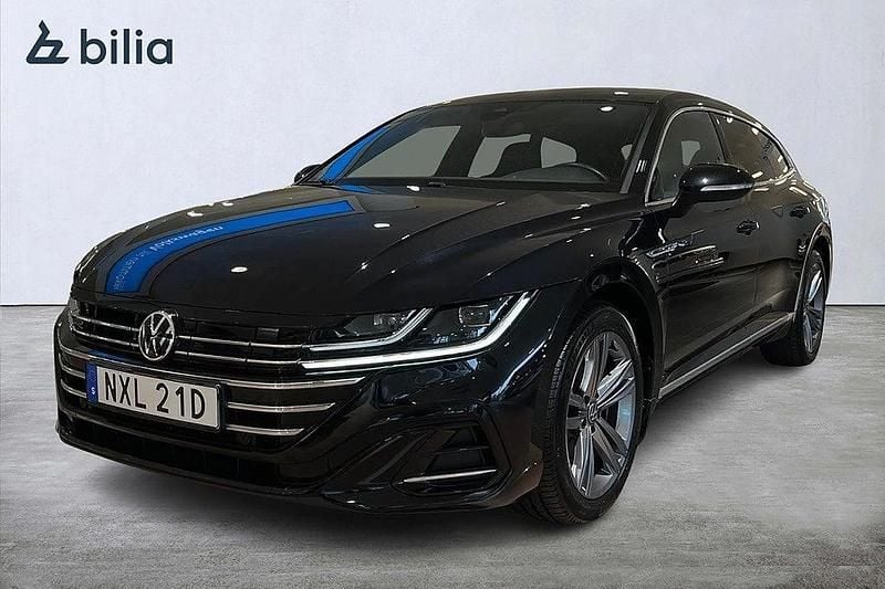 Svart (deep black pearl) Begagnad 2021 VW Arteon R-line Kombi | 279 000 kr (Marknadspris) - Bild 1/4