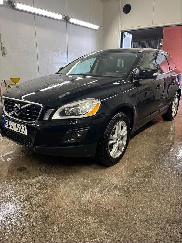 Svart Begagnad 2010 Volvo XC60 Summum SUV | 75 000 kr (Marknadspris) - Bild 1/4