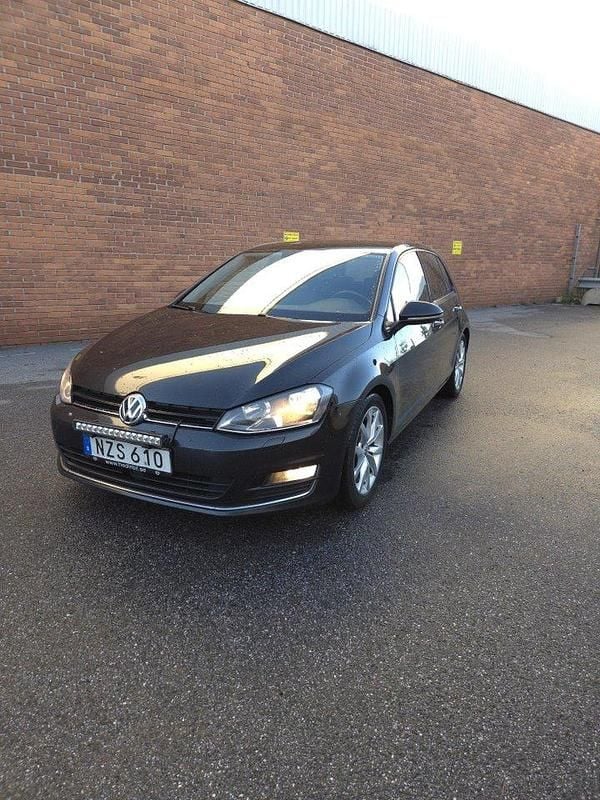 Svart Begagnad 2015 VW Golf VII GT Halvkombi | 98 500 kr (Marknadspris) - Bild 1/4