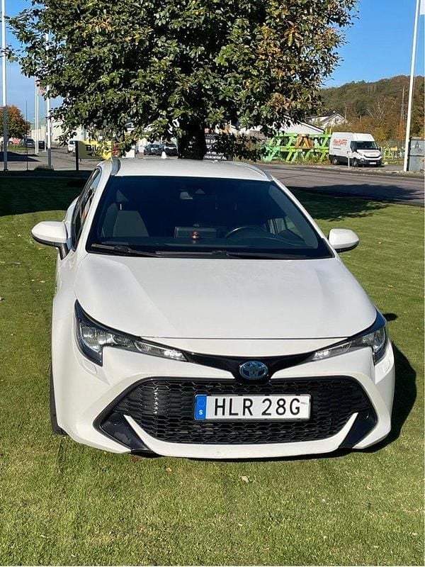 Vit Begagnad 2020 Toyota Corolla Active Kombi | 133 000 kr - Bild 1/4