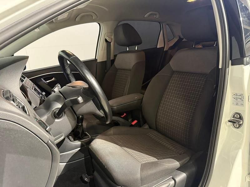 Begagnad VW Polo 90 HK (66 kW) 2017 Vit