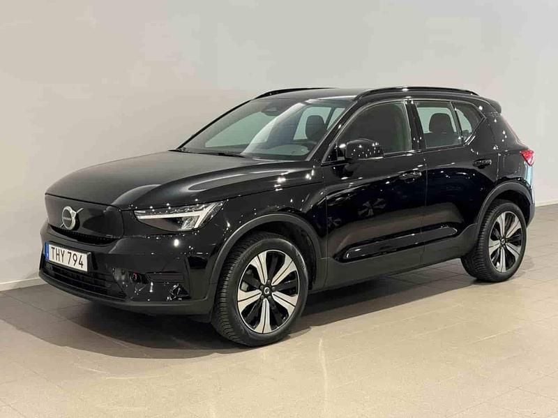 Svart Begagnad 2023 Volvo XC40 Single Motor SUV | 309 500 kr - Bild 1/1