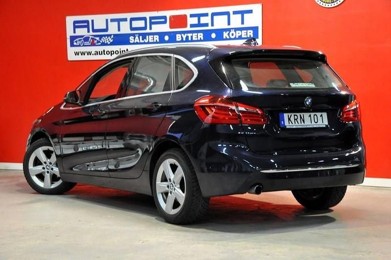 Begagnad BMW 218 Luxury Line 150 HK (110 kW) 2015 Blåmetallic
