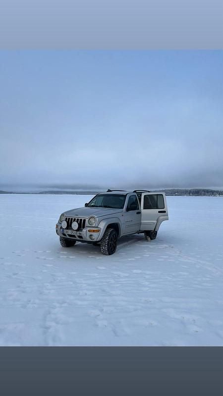 Grå metallic Begagnad 2002 Jeep Cherokee Limited SUV | 42 000 kr - Bild 1/4