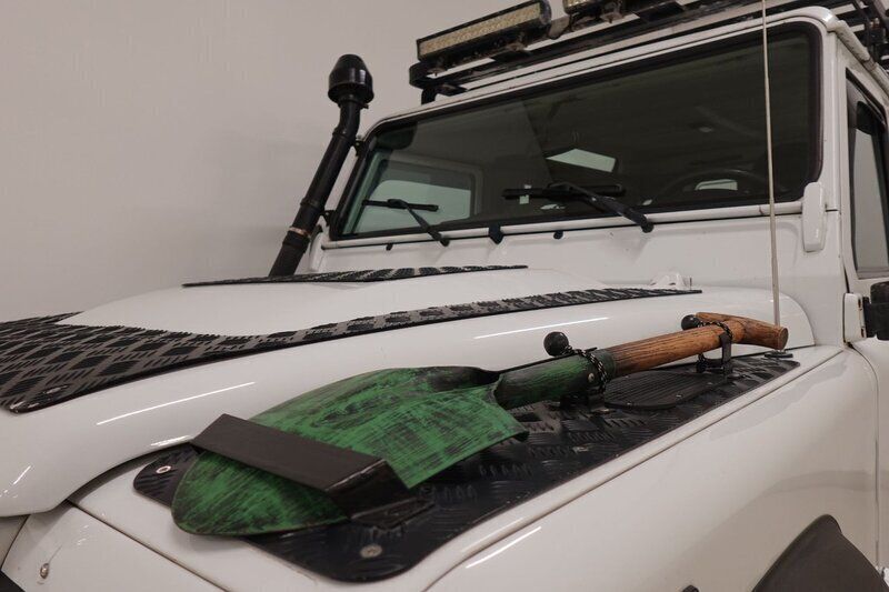 Begagnad Land Rover Defender 123 HK (90 kW) 2011 Vit SUV