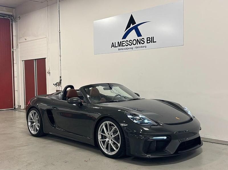 Begagnad Porsche 718 Spyder 420 HK (308 kW) 2022 Grön Cab