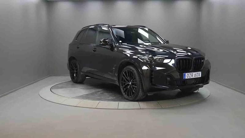 Svart Begagnad 2025 BMW X5 M Sport SUV | 1 044 000 kr - Bild 1/1