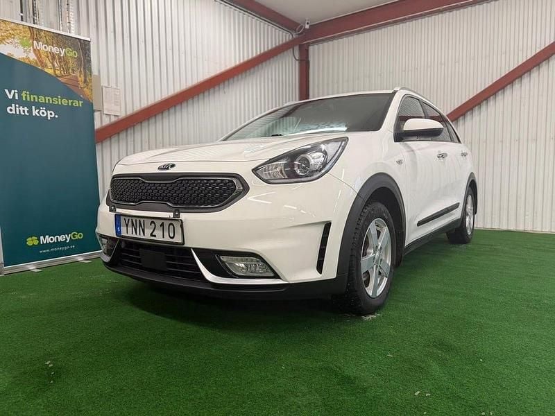Begagnad Kia Niro Advance 141 HK (103 kW) 2018 Vit SUV