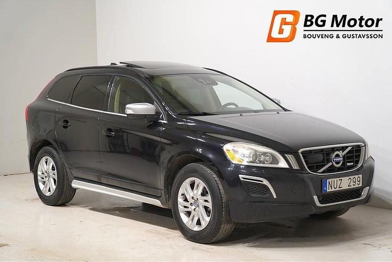 Svart Begagnad 2012 Volvo XC60 R-Design SUV | 89 900 kr (Marknadspris) - Bild 1/4