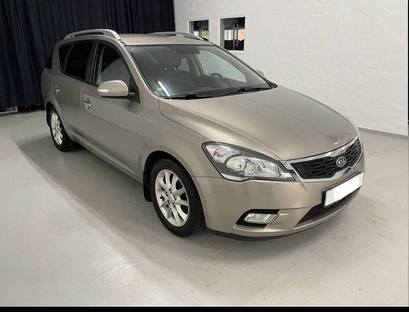 Silver Begagnad 2011 Kia Ceed Sportswagon Kombi | 54 900 kr (Bra pris) - Bild 1/4