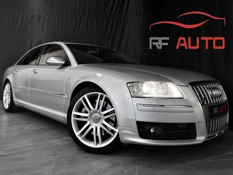 Silver Begagnad 2006 Audi S8 Sedan | 269 900 kr - Bild 1/4