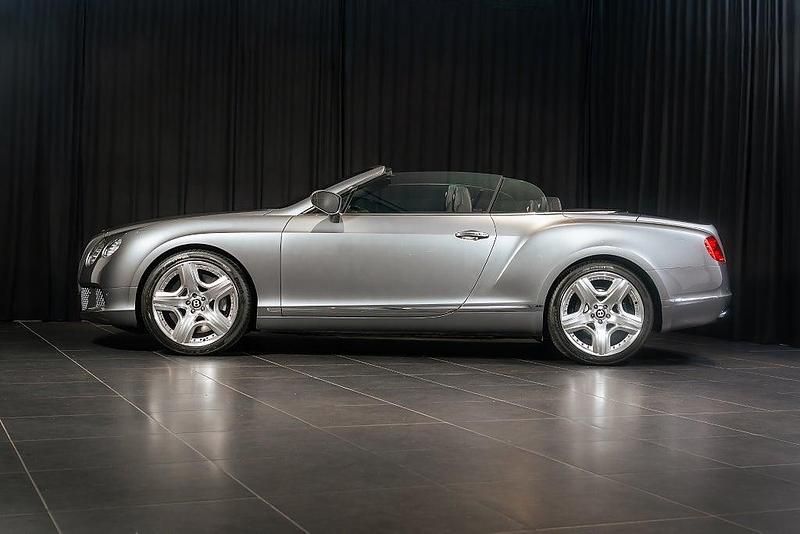 Begagnad Bentley Continental GT Convertible 575 HK (422 kW) 2012 Grå Cab
