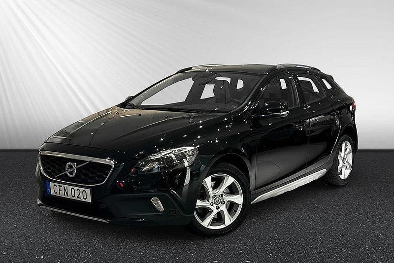 Svart Begagnad 2014 Volvo V40 CC Momentum Kombi | 154 900 kr (Marknadspris) - Bild 1/4