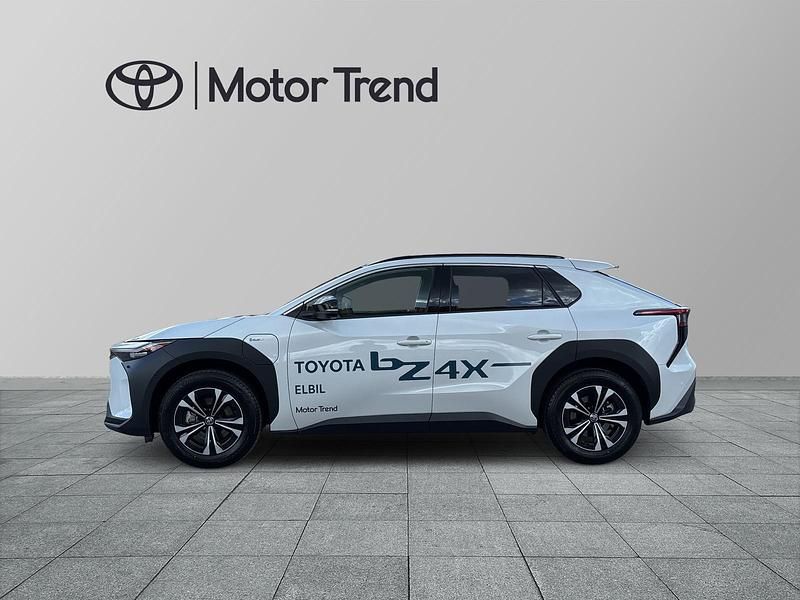 Begagnad Toyota bZ4X Executive 152 kW (207 HK) 2024 Vit SUV