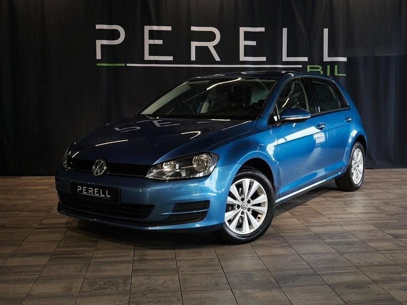 Blå Begagnad 2015 VW Golf VII Halvkombi | 94 900 kr (Marknadspris) - Bild 1/4