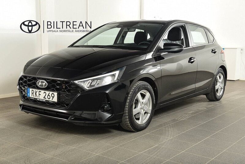 Svart Begagnad 2022 Hyundai i20 Advanced Halvkombi | 189 900 kr (Marknadspris) - Bild 1/4