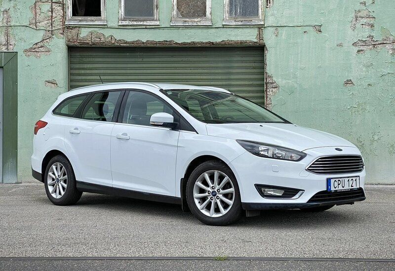 Vit Begagnad 2018 Ford Focus Kombi | 135 500 kr (Bra pris) - Bild 1/4