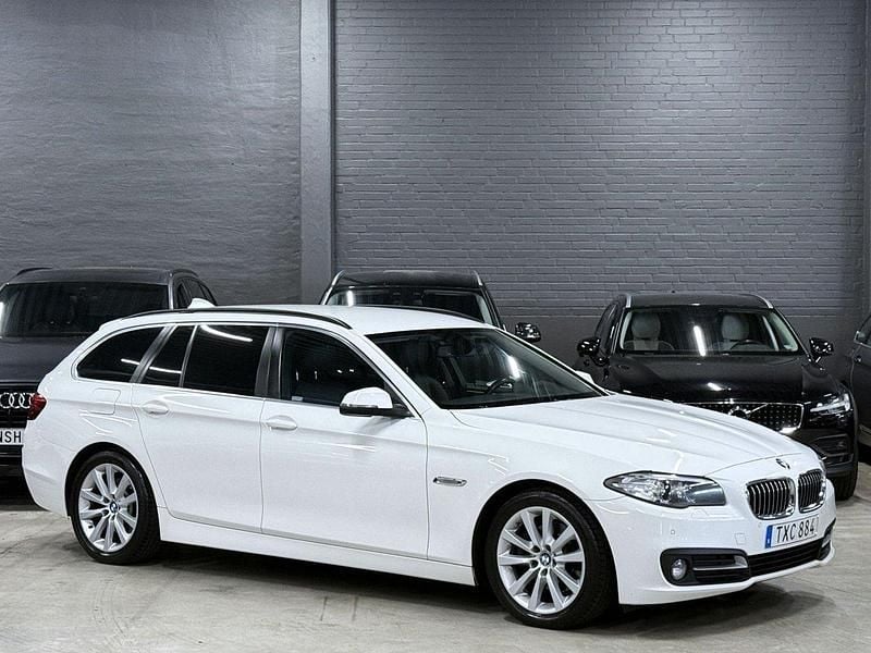 Vit Begagnad 2017 BMW 520 Kombi | 159 900 kr (Bra pris) - Bild 1/4