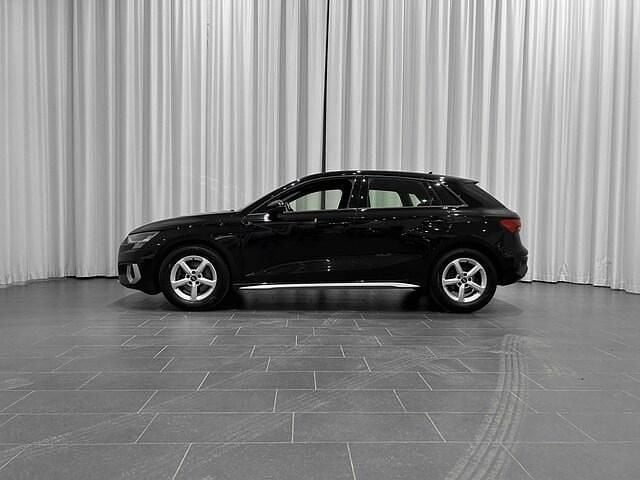 Begagnad Audi A3 Advanced Plus 150 HK (110 kW) 2020 Brilliantsvart Sedan