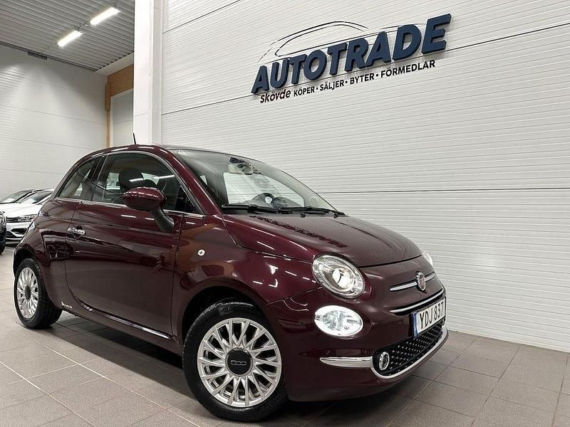 Röd Begagnad 2016 Fiat 500 Lounge Halvkombi | 99 900 kr (Marknadspris) - Bild 1/4