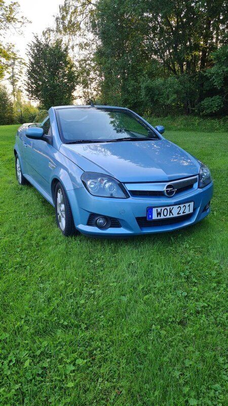 Blå Begagnad 2005 Opel Tigra Cab | 39 000 kr (Marknadspris) - Bild 1/4