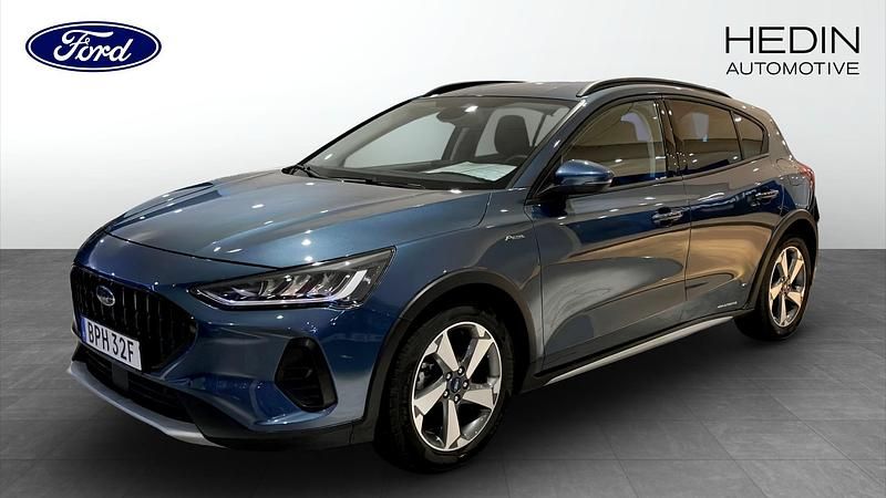 Blå Begagnad 2022 Ford Focus Active | 189 900 kr - Bild 1/4