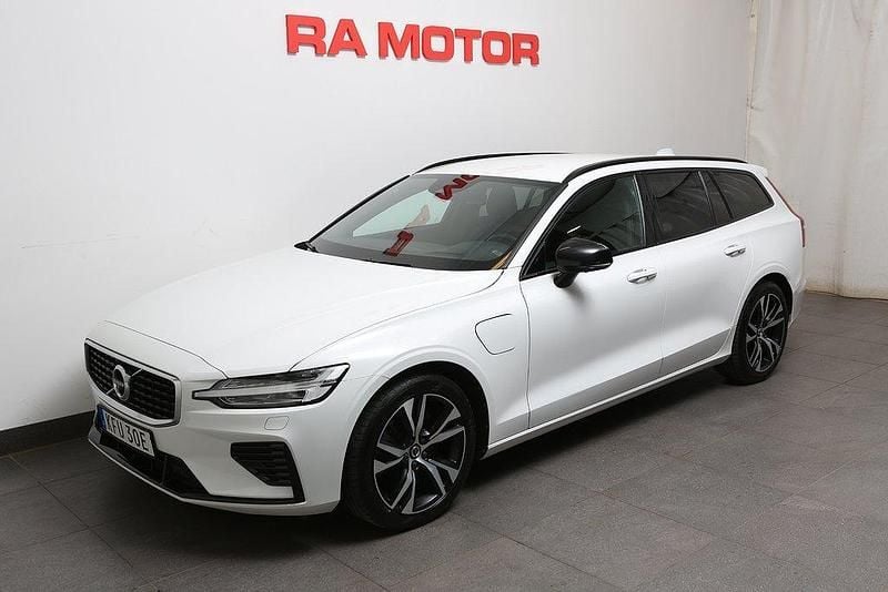 Vit Begagnad 2019 Volvo V60 R-Design Kombi | 324 800 kr (Bra pris) - Bild 1/3