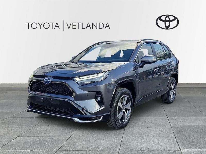 Mörkgrå (grå) Ny 2025 Toyota RAV4 Hybrid Active SUV | 538 300 kr (Marknadspris) - Bild 1/4