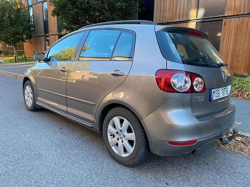 Begagnad VW Golf VII 105 HK (77 kW) 2011 Brun Halvkombi