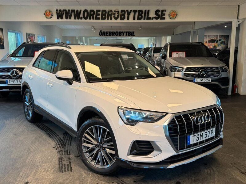 Vit Begagnad 2021 Audi Q3 Proline SUV | 299 900 kr (Lite dyr) - Bild 1/4