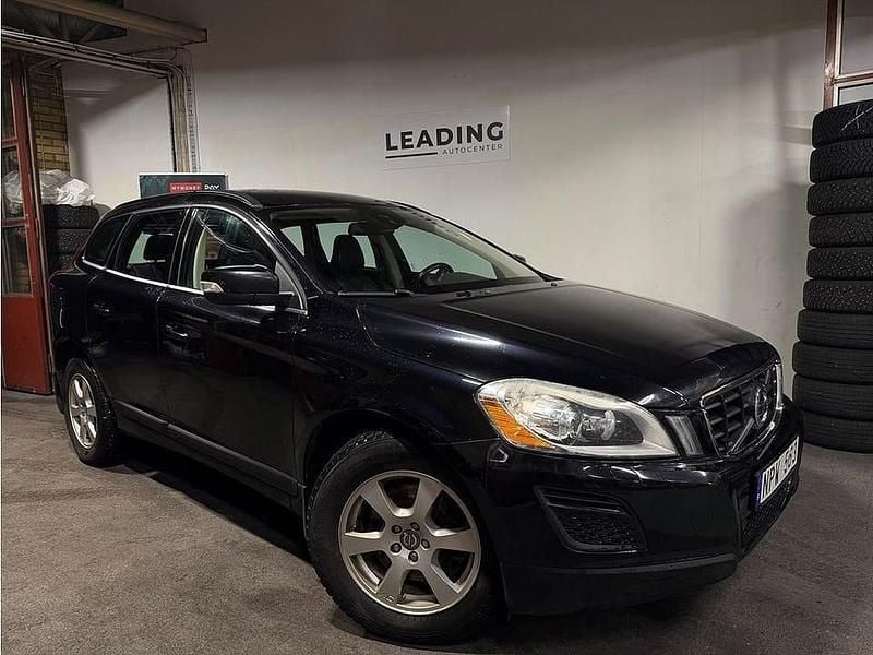 Svart Begagnad 2013 Volvo XC60 Momentum SUV | 129 900 kr (Marknadspris) - Bild 1/4