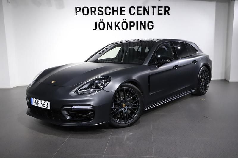 Grå (grey) Begagnad 2023 Porsche Panamera 4S Sedan | 969 000 kr - Bild 1/4