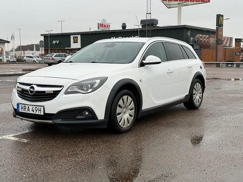 Begagnad 2016 Opel Insignia Country Tourer Kombi | 109 900 kr - Bild 1/4
