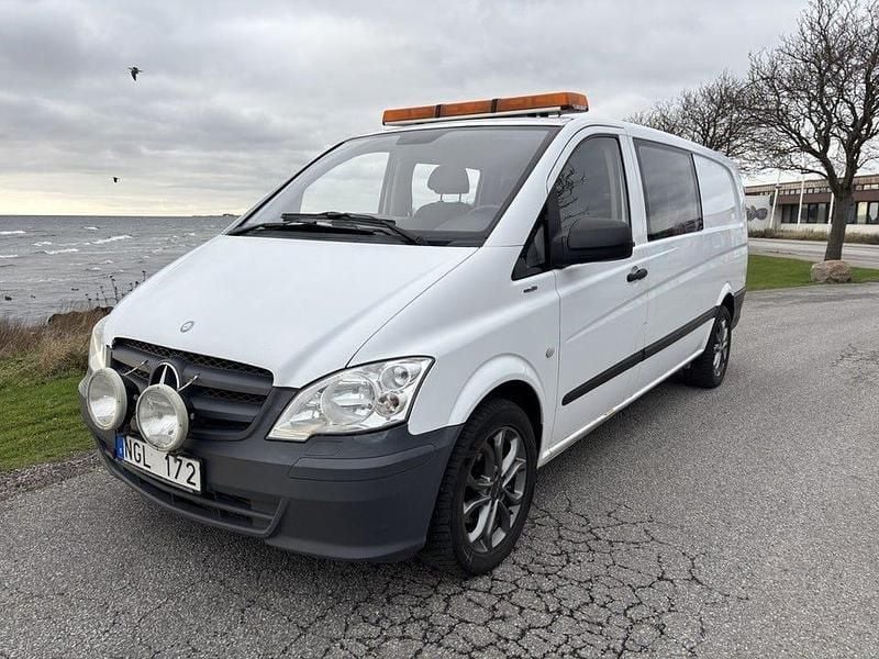 Vit Begagnad 2013 Mercedes Vito Van | 129 000 kr (Dyr) - Bild 1/4