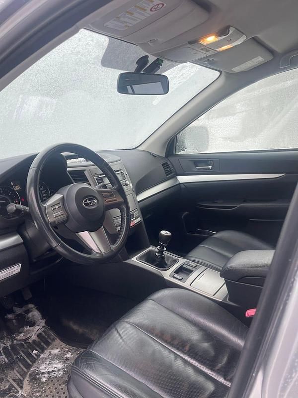 Begagnad Subaru Legacy 150 HK (110 kW) 2010 Kombi