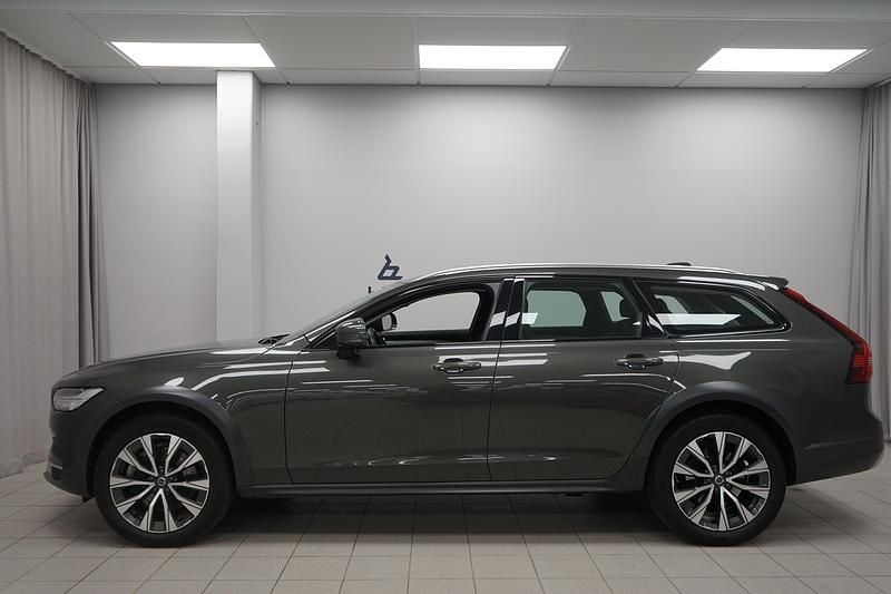Begagnad Volvo V90 CC 238 HK (175 kW) 2021 Mörkgrå Kombi