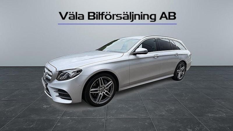 Silver Begagnad 2019 Mercedes E220 AMG line Kombi | 294 900 kr (Marknadspris) - Bild 1/4