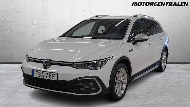 Vit Begagnad 2021 VW Golf Alltrack Kombi | 359 000 kr (Lite dyr) - Bild 1/4
