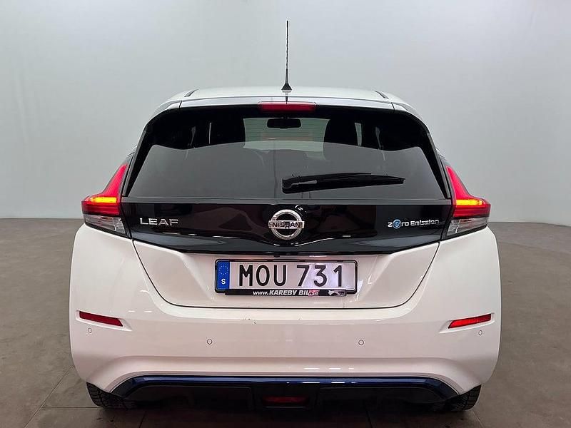 Begagnad Nissan Leaf 360º 110 kW (150 HK) 2020 Vit Halvkombi