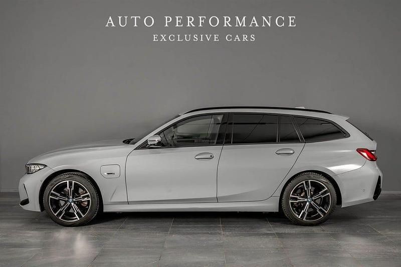 Begagnad BMW 330e M Sport 292 HK (214 kW) 2023 Grå Kombi