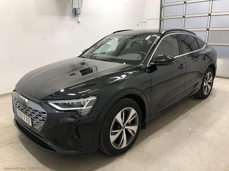Svart Begagnad 2023 Audi Q8 e-tron Proline SUV | 599 900 kr (Bra pris) - Bild 1/4