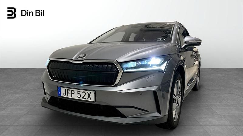 Grå Begagnad 2022 Skoda Enyaq iV SUV | 384 900 kr (Marknadspris) - Bild 1/4
