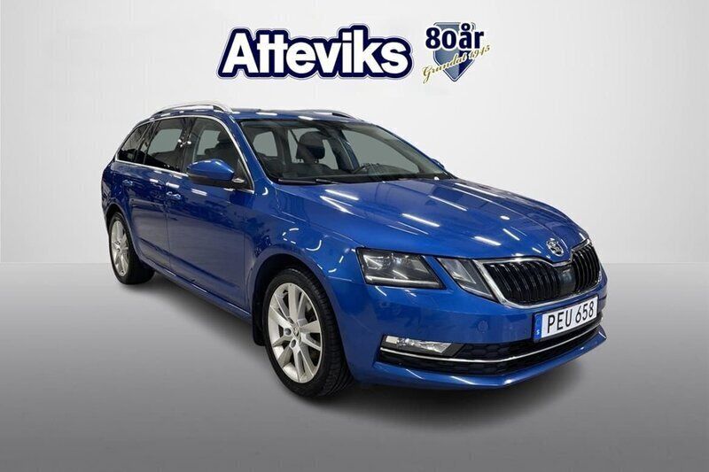 Blå Begagnad 2017 Skoda Octavia Kombi | 124 900 kr (Marknadspris) - Bild 1/4